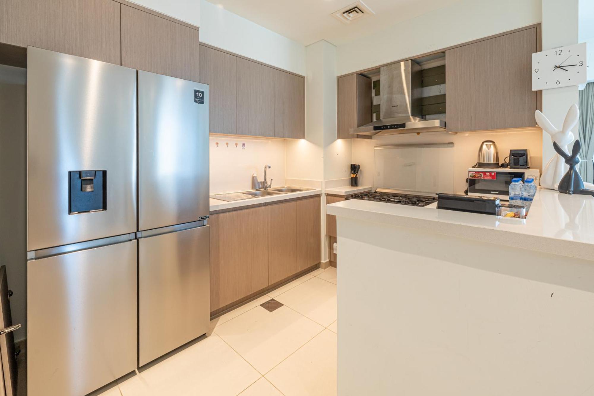 Iconic Downtown 3br Maid In Act One Dubai